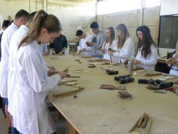 Aula Prática Tec. em Móveis 1.JPG