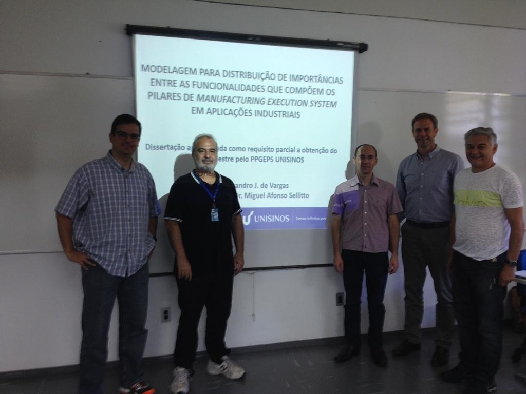 Elisandro com seu professor Orientador e componentes da banca de defesa da dissertação Da esquerda para a direita André Miguel Elisandro CrisDa esquerda para a direita André Miguel Elisandro Cristiano Elpídio