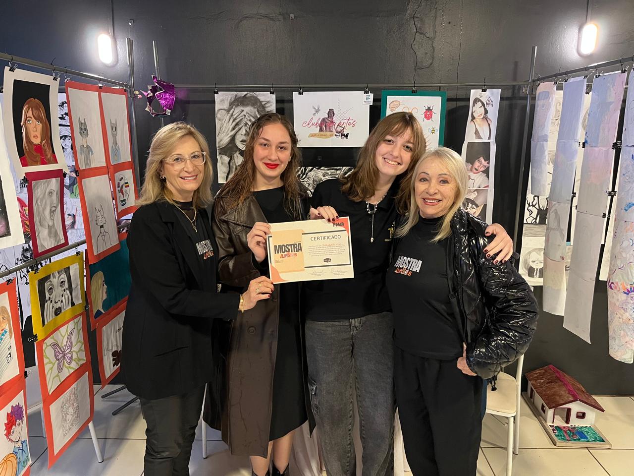 Estudantes do Clube de Artes