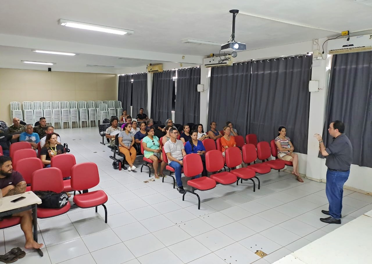 Professor Doutor em História Rodrigo Luis dos Santos