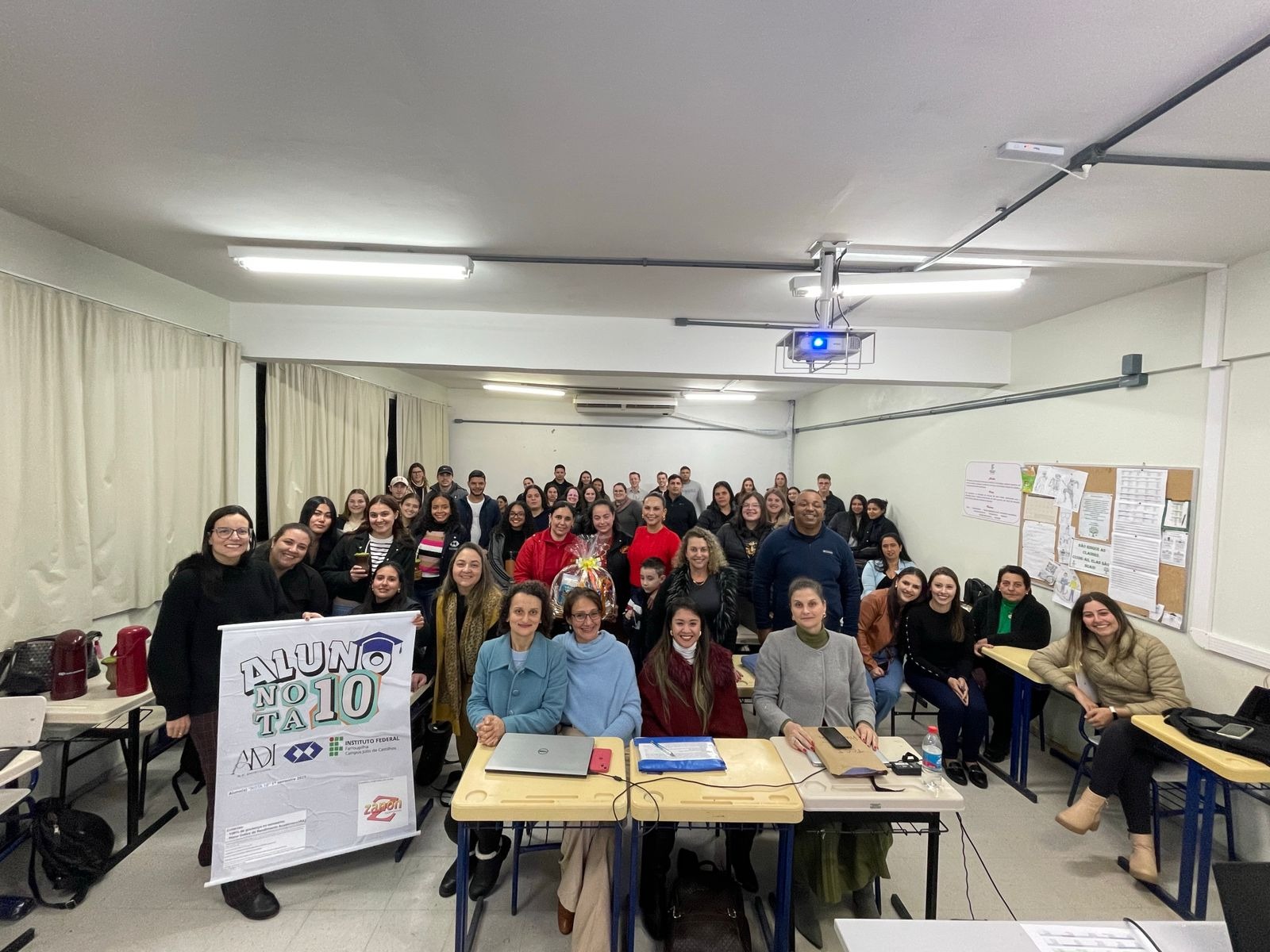 estudante nota 10  capa.jpeg