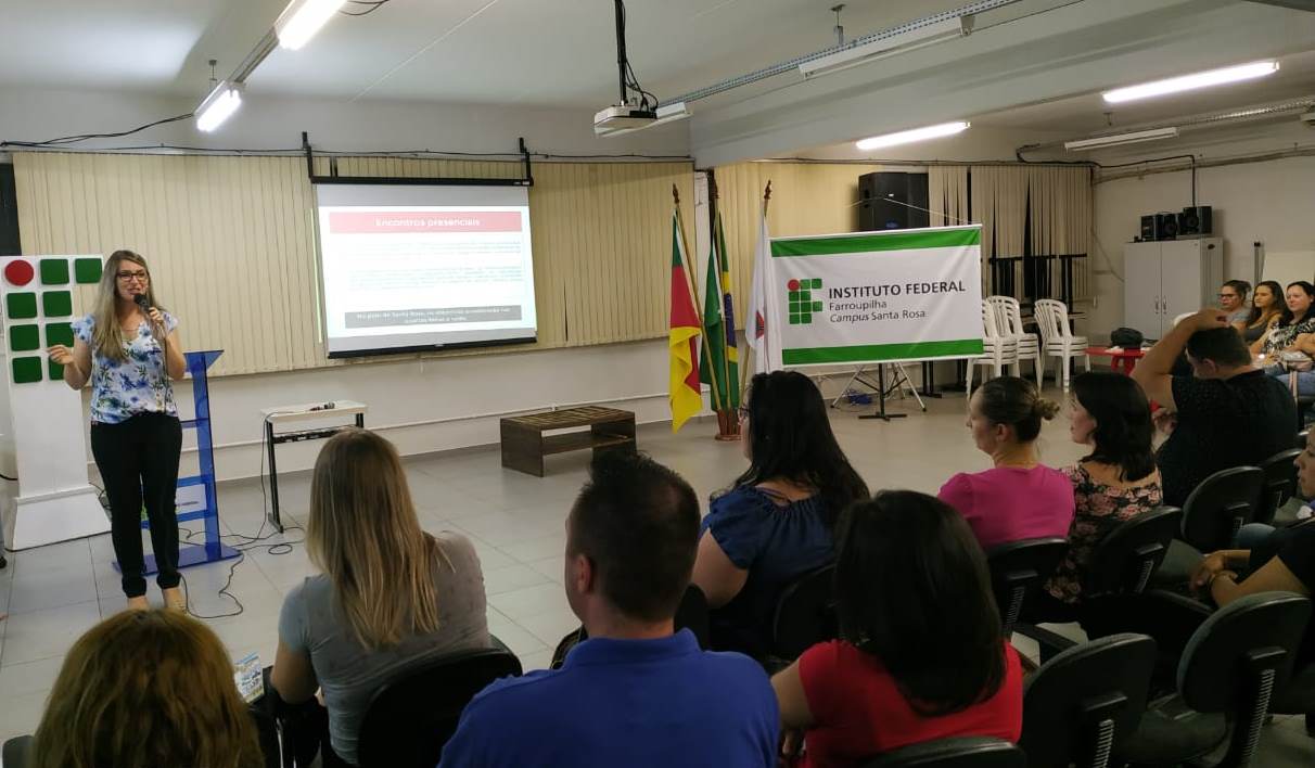 primeira aula presencial EAD.jpg