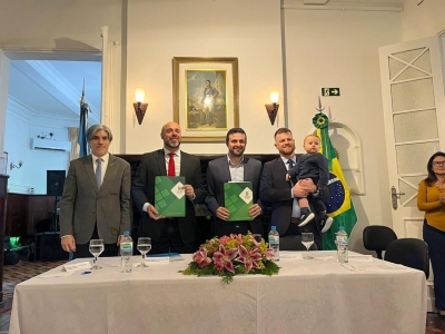 Instituto Federal Farroupilha, Unipampa e Centro de Estudos Universitários e Terciários de Paso de los Libres celebram convênio
