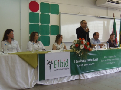 Seminário Institucional do Pibid foi realizado em Santa Rosa