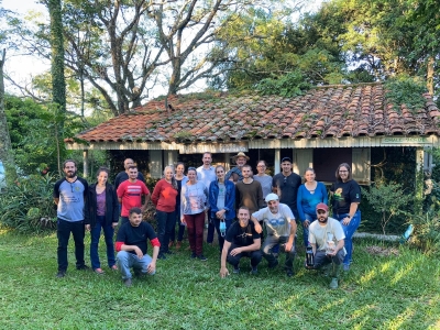 Visita técnica na  Buena Onda Agroflorestal e Reserva Cerro Chapadão da turma Curso de Especialização em Educação do Campo e Agroecologia do IFFar Campus Jaguari.