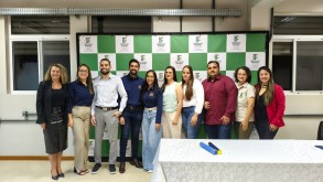Acadêmicos do curso de Administração do IFFAR-JC colam grau em gabinete abril2026_JC - 01.jpeg