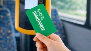 Inscrições e renovações do Passe Fácil terminam nesta sexta-feira (9) auxíliotransportePFE_notícia_09_1004032026_720x480-equal.jpeg