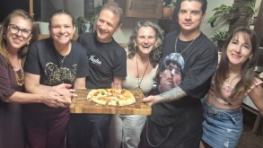 Alunos do curso de língua Italiana celebram o encerramento do semestre em "Notte della Pizza" Alunos do curso de língua Italiana celebram o encerramento do semestre em "Notte…