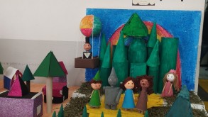Construção com sólidos geométricos: exposição de trabalhos desenvolvidos na disciplina de Matemática pelas turmas de 3º ano Construção com sólidos geométricos: exposição de trabalhos desenvolvidos na…